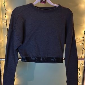5. ‼️3/$25 CROPPED NIKE CREW